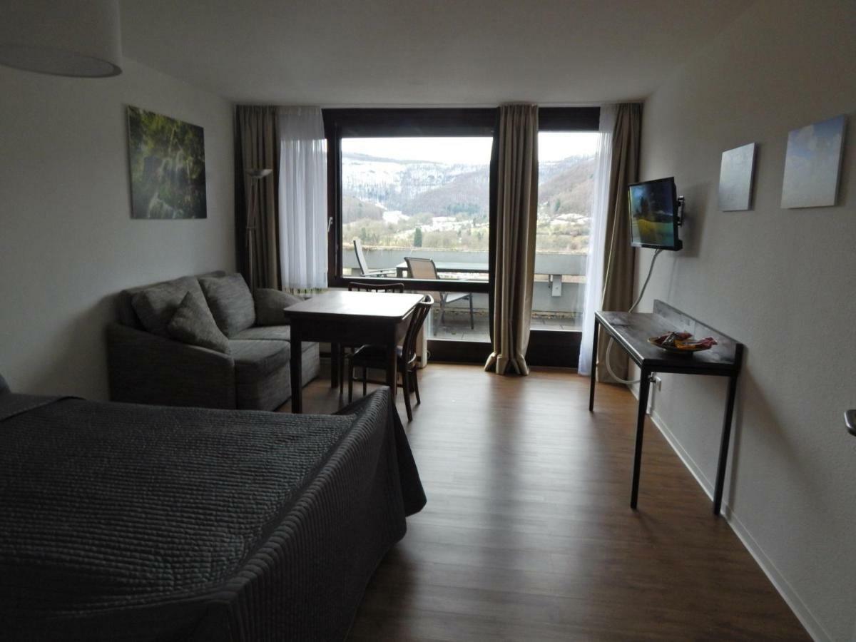 Free Apartment - Schoenblick Bad Urach Bagian luar foto